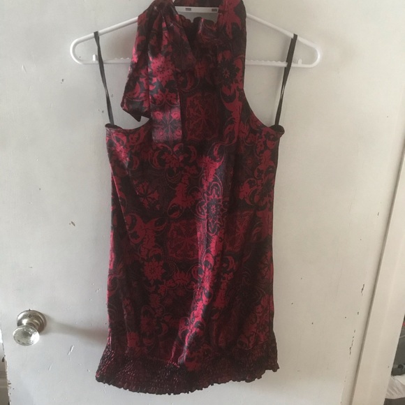 Black and red blouse - Picture 3 of 4